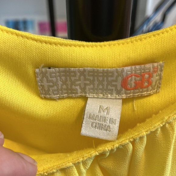 Flower, yellow dress - Picture 3 of 4